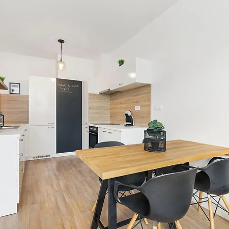 Lam Japanese Garden - Terrace - Ac Appartement Bratislava