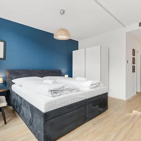 Lam Japanese Garden - Terrace - Ac براتسيلافا